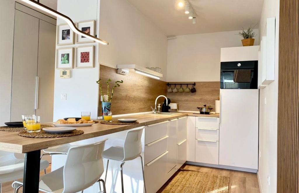 Delux Apartment La Arena With Private Garage 萨格勒布 外观 照片