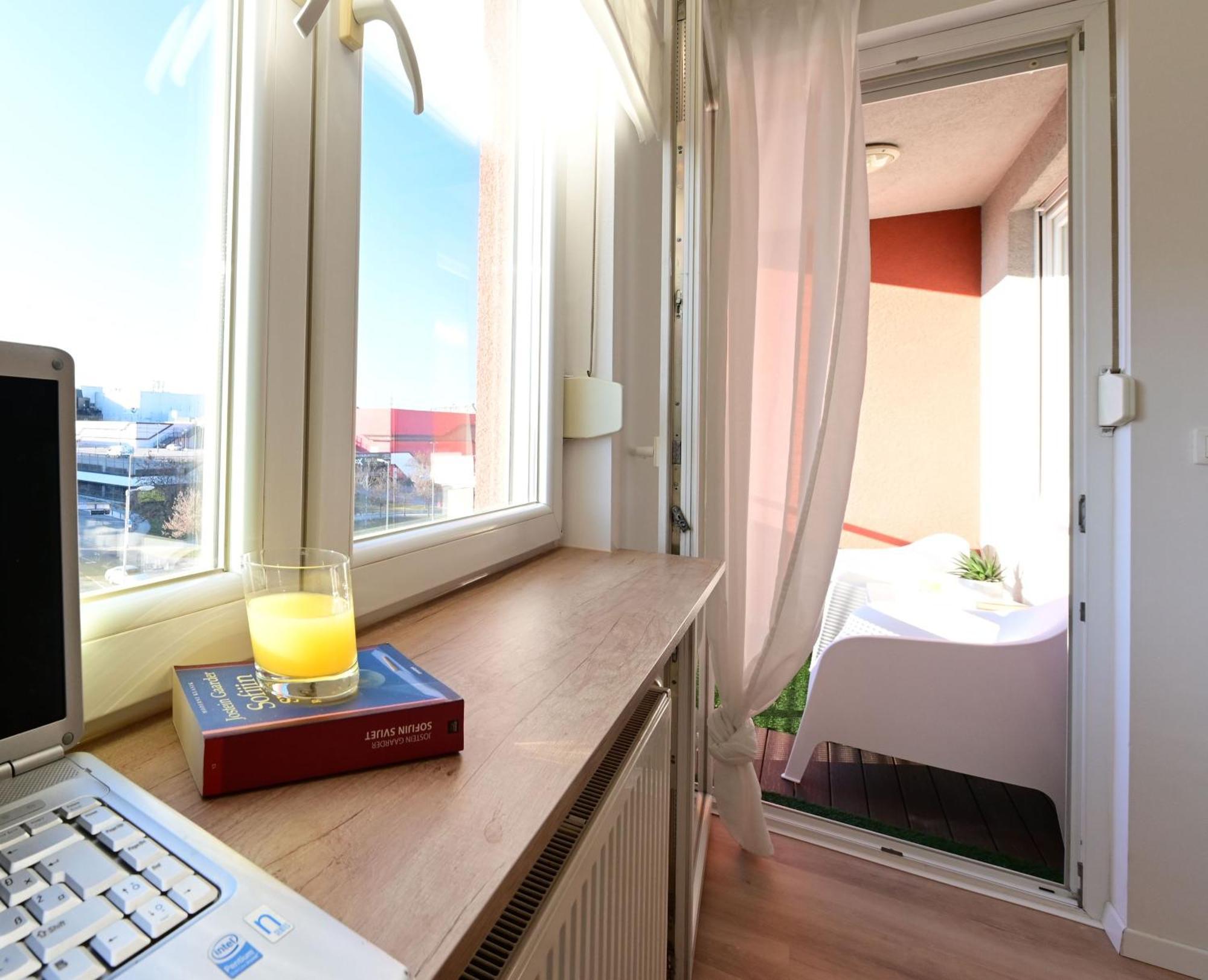 Delux Apartment La Arena With Private Garage 萨格勒布 外观 照片