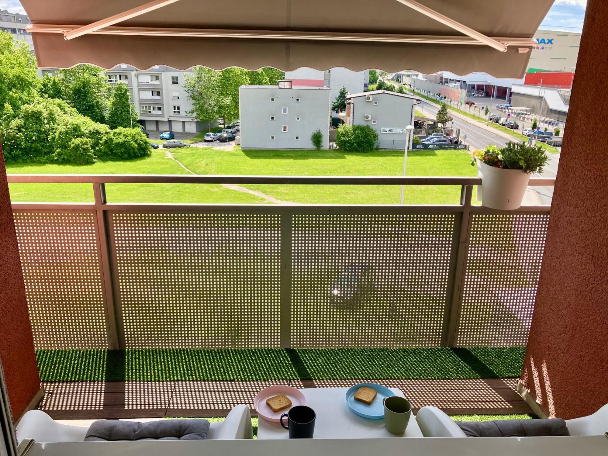 Delux Apartment La Arena With Private Garage 萨格勒布 外观 照片